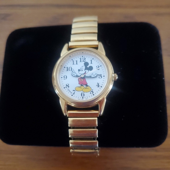 5 DISNEY Mickey Mouse watches, 4 Brand New, 1 used main image 9